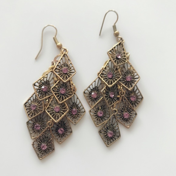 Curated visual reference: Vintage Style Statement Earrings Reference: Jewelry Vintage Style Statement Earrings